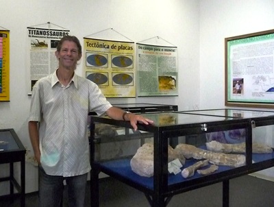 [9. Paleotólogo William Roberto Nava - coordenador do Museu de Paleontologia[4].jpg]