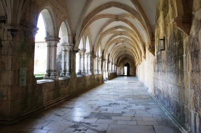 [Batalha - Mosteiro de Santa Maria da Vitória - galeria do claustro de D. Afonso V 2[4].jpg]