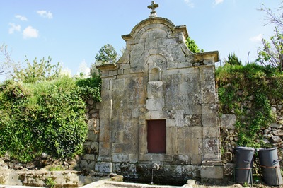 [Linhares - fonte de São Caetano[4].jpg]