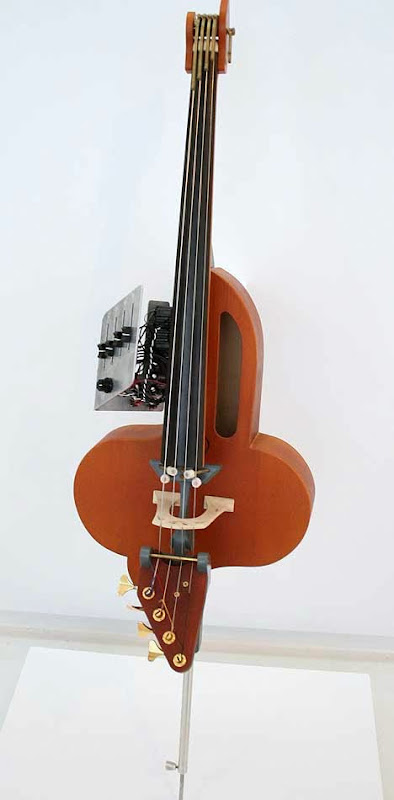 Click for more on the Halldorophone#5