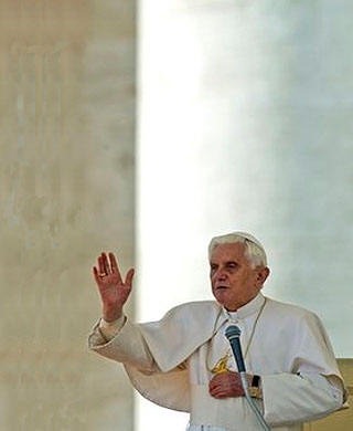 [Papa bento XVI 17.03.10 [3].jpg]