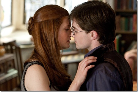 Harry Potter and the Deathly Hallows: Part I - Harry kissing