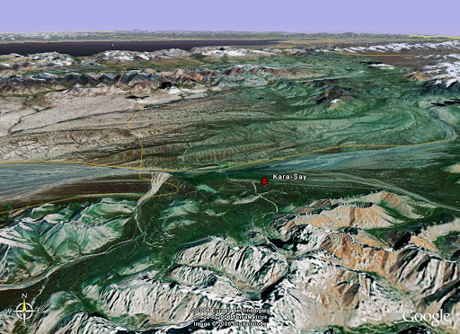 Été 2006 : Expédition au Kyrgyzistan - Vue perspective vers le Nord : au premier plan, le Koksaal Alatau, au second, le syrt de Kara Say, au troisième, le Terskey Alatau, et, au fond, le Lac Issyk Kul puis le Kungej Alatau.