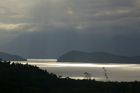 Depuis Picinguaba, la vue vers Itamambuca. 20 février 2011. Photo : J.-M. Gayman