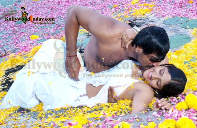 awesome navel show and cleavage show stills are for you…<br />
awesome navel show and cleavage show stills are for you…<br />