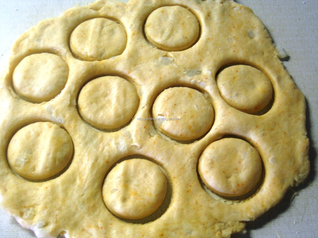 [Chitra Pal Cut with cookie cutter Potatoes Biscuits[8].jpg]
