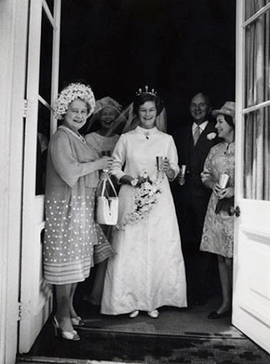 queen elizabeth ii wedding. queen elizabeth ii wedding photos. queen elizabeth ii wedding.