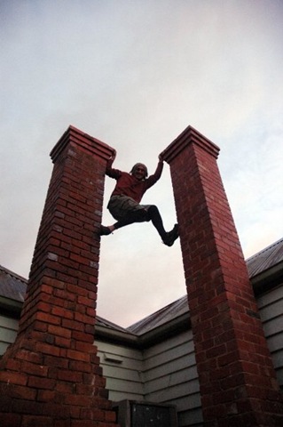 [tim climbing chimneys[4].jpg]