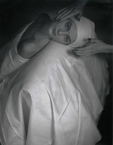 Carmen Face Massage, 1946.jpg