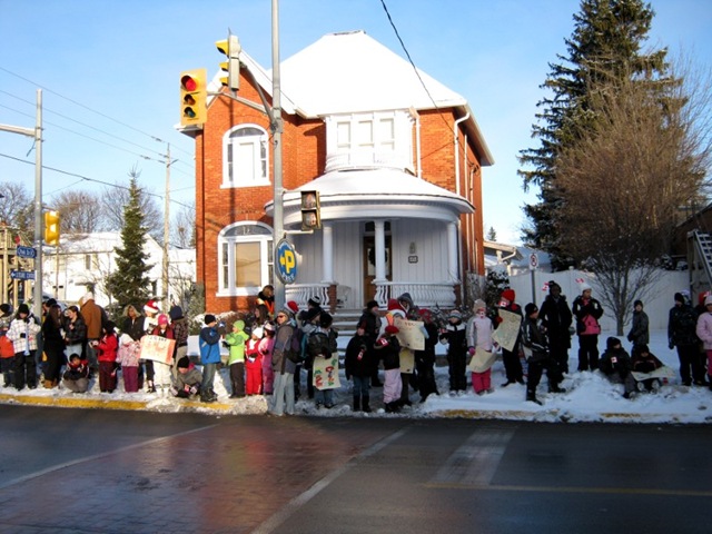 [09121805olympic_torch3.jpg]