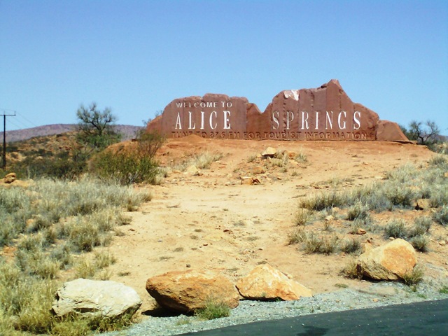 [12Alice Springs[3].jpg]
