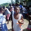 giving hotdogs in Munoz Batey (54).jpg
