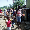 giving hotdogs in Munoz Batey (69).jpg
