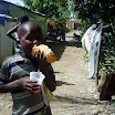 giving hotdogs in Munoz Batey (71).jpg