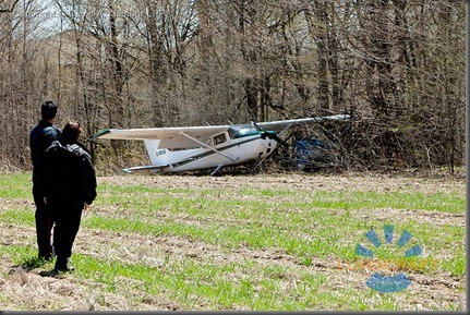 burlington_May 5, 2011
A Cessna 172 airplane with four people on board made an emergency landing in a farmer's field behind Corpus Christi Catholic Secondary school.
David A. Gilmour LPPO_MG_1944