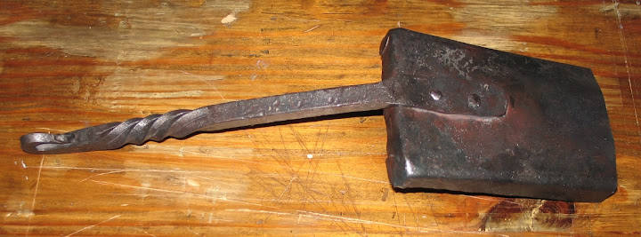 http://lh6.ggpht.com/_77I8wX6oPDM/S3mPlpamfkI/AAAAAAAAA7c/g2A-BxTHcAI/s720/Coal_Shovel_2.jpg