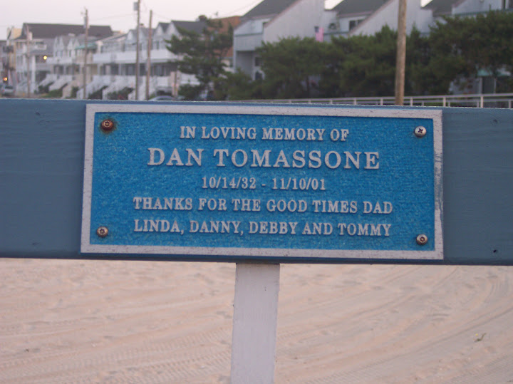 In loving meory ofDan Tomassone10/14/32 - 11/10/01Thanks for the good times DadLinda, Danny, Debby and Tommy