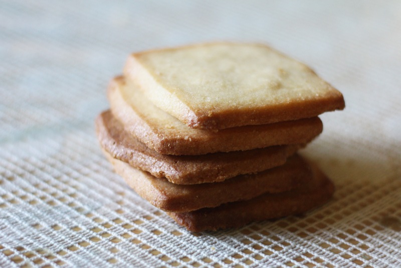 [weddingcookieinprogress02[5].jpg]