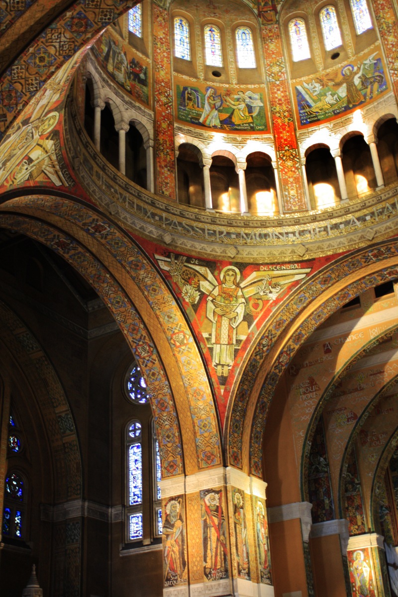 [churchlight01[8].jpg]