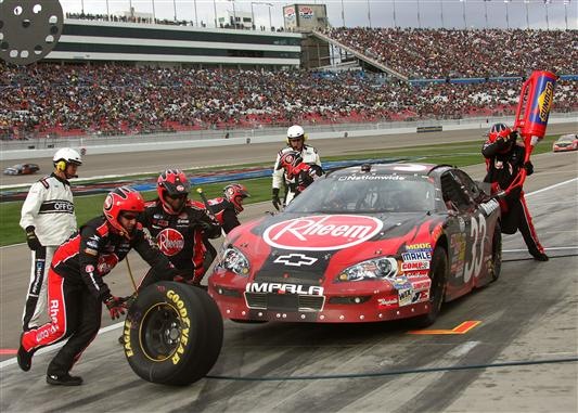 [2010 Las Vegas NNS Kevin Harvick pit stop[3].jpg]