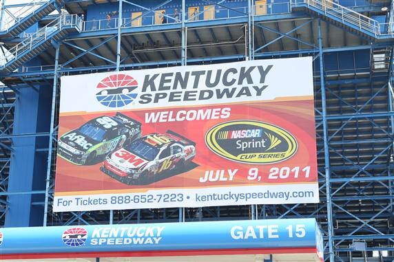 [2010 Kentucky Schedule Announcement Aug Billboard[3].jpg]