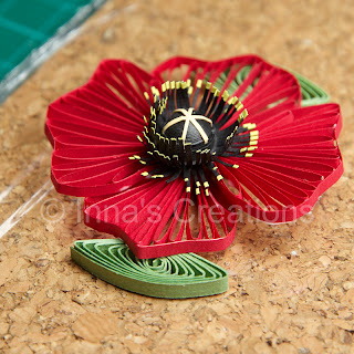 Assembling poppy flower, step 3