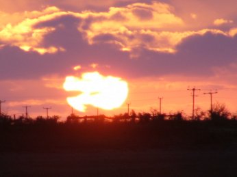 http://lh6.ggpht.com/_7ODftPSZPsY/S4q-gGw7JrI/AAAAAAAAAbQ/_ElEpgyEIpQ/sunset.jpg