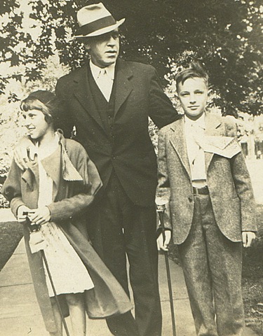 Sister Joyce, his dad Max, and Matt