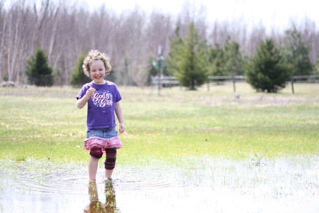 [Puddle Jumping 024[6].jpg]