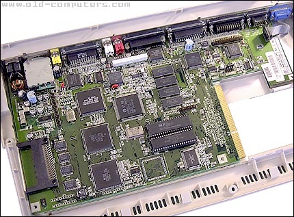 [Commodore_Amiga1200_MotherBoard_1[7].jpg]