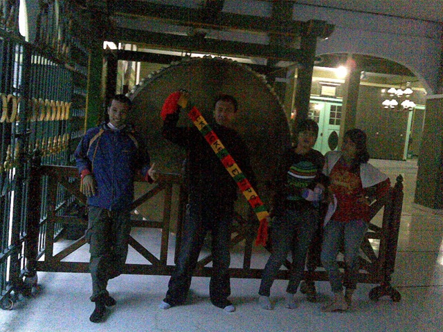[061120105.jpg]