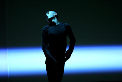 Hiroaki Umeda : Adapting for Distortion © Anna van Kooij @ springdance.nl