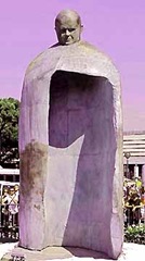 Statua di beato Wojtyla trattata colore