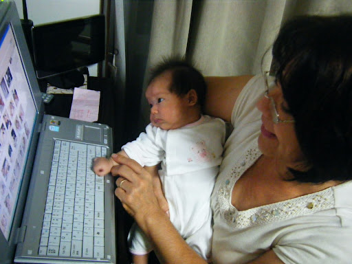 mujer en internet