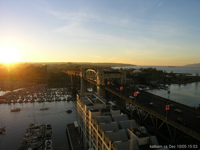 [VancouverWebcam_sunset_10-12-2005[4].jpg]