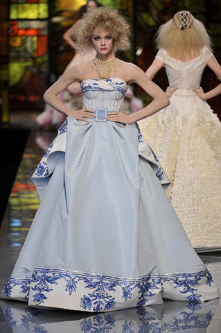 [DiorCoutureSpr09.delftblue.fashionologie[3].jpg]