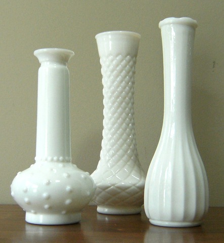 [triooflargewhitemilkglass.jwhite2[12].jpg]