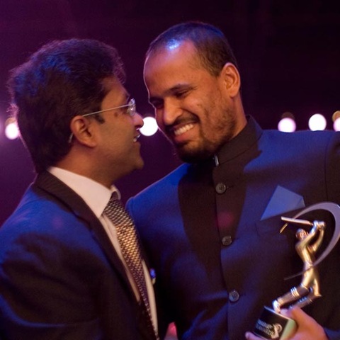[yusuf with modi[3].jpg]