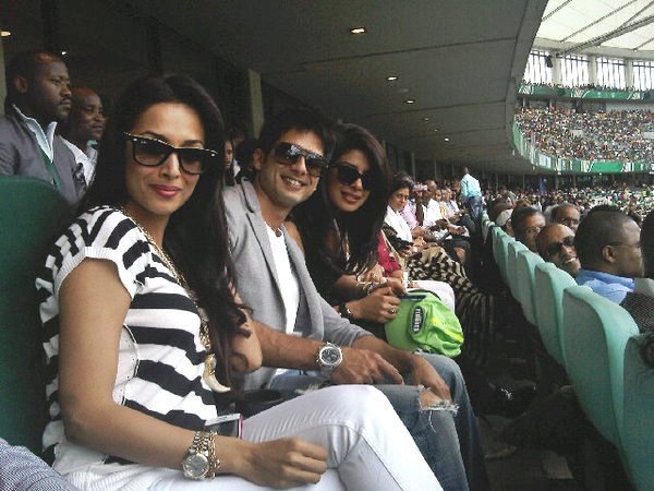 [sahid kapoor with priyanka[4].jpg]