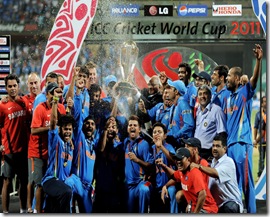 india with world cup trophy 2011