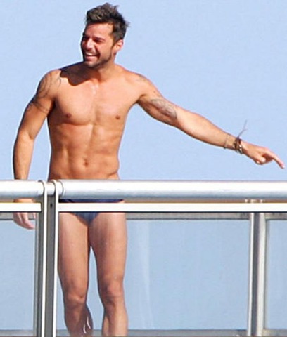 [Ricky Martin shirtless hot[6].jpg]