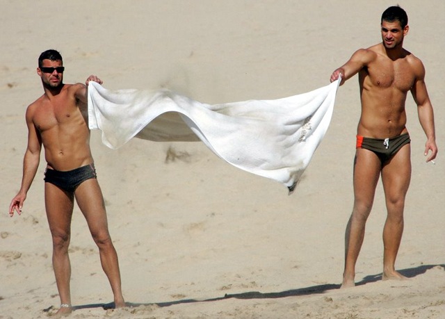 [Ricky Martin shirtless[4].jpg]