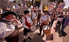 Noozhawk 040509-Protest