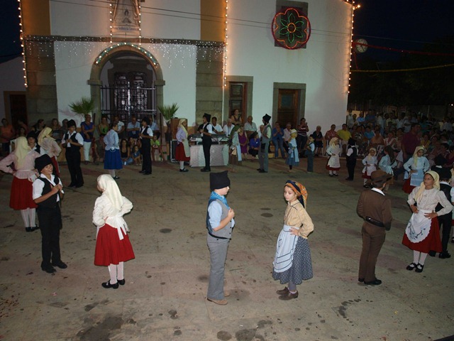 [Festas 2010 Domingo Tarde 123[8].jpg]