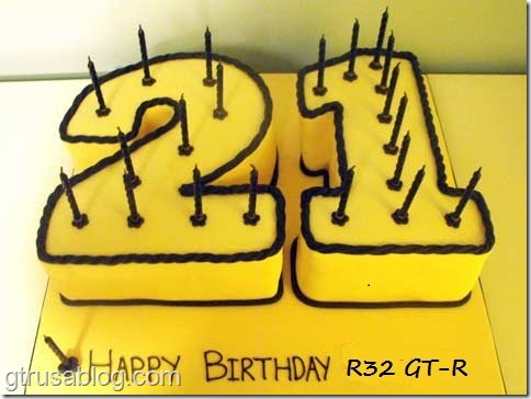 R32 21 years old Cake 5B3 5D 1 If you guessed R32 Nissan Skyline GTR