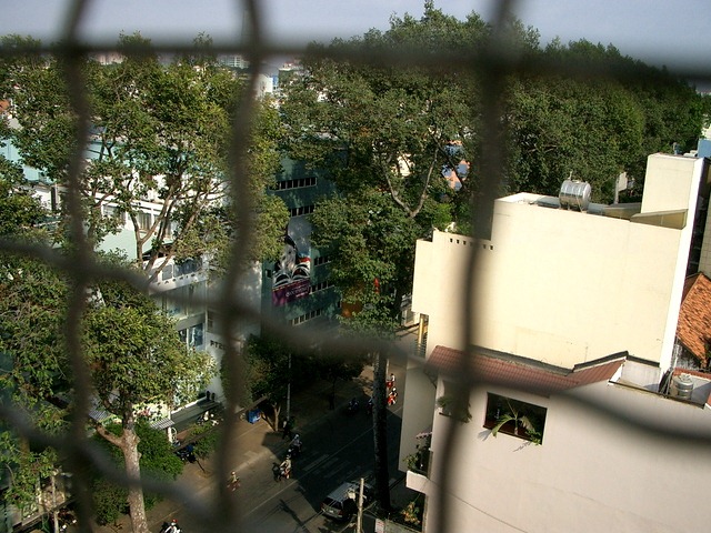 [hotelroomview01[3].jpg]