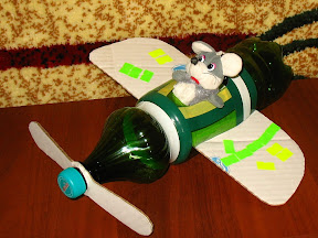 Самолет из пластиковой бутылки