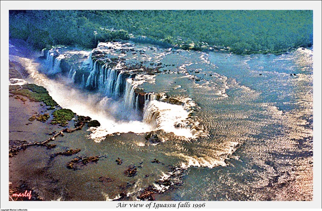 [265Iguazubigfallsairview2.jpg]