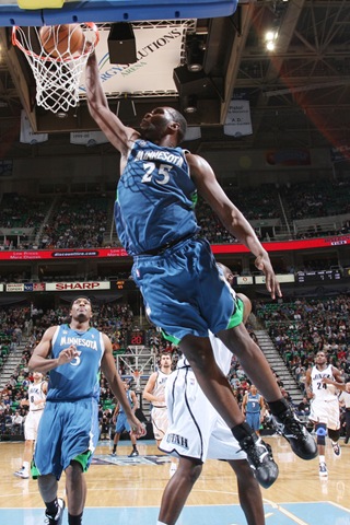 [9a6205a5302c04f7f27c1202da1f514e-getty-82991070mm013_twolves_jazz[5].jpg]