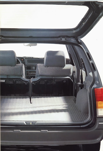 opel_caravan_1985_05.jpg